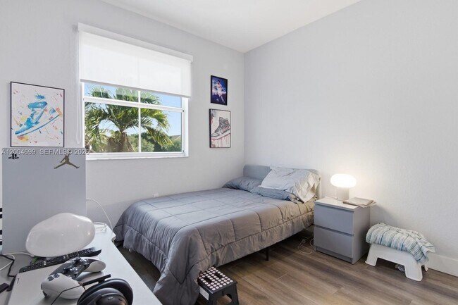 Building Photo - 15282 SW 89th Terrace