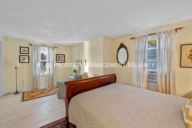 Building Photo - 19 Bayview Ave