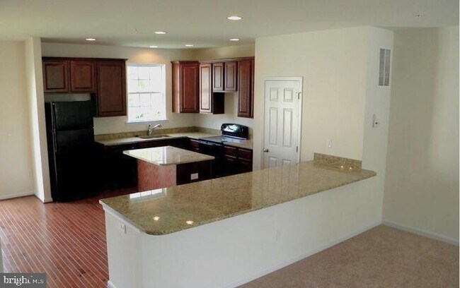 Building Photo - 3635 Glouster Dr