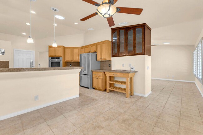 Building Photo - 79886 Dandelion Dr
