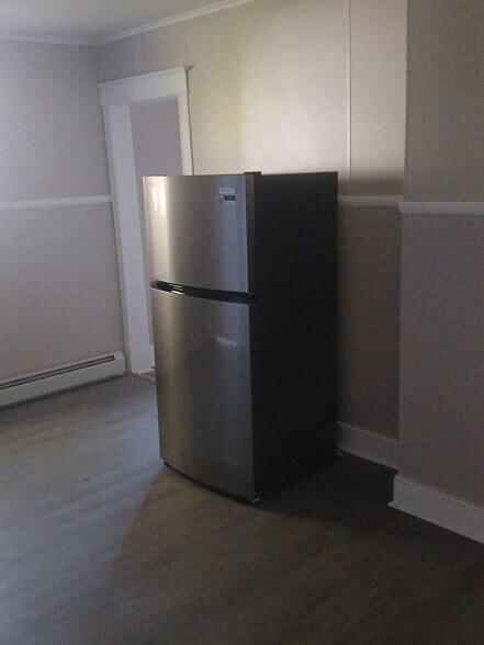 Building Photo - 27-29-29 Tracy St