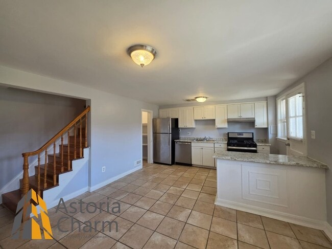 Building Photo - 1609 Northbourne Rd