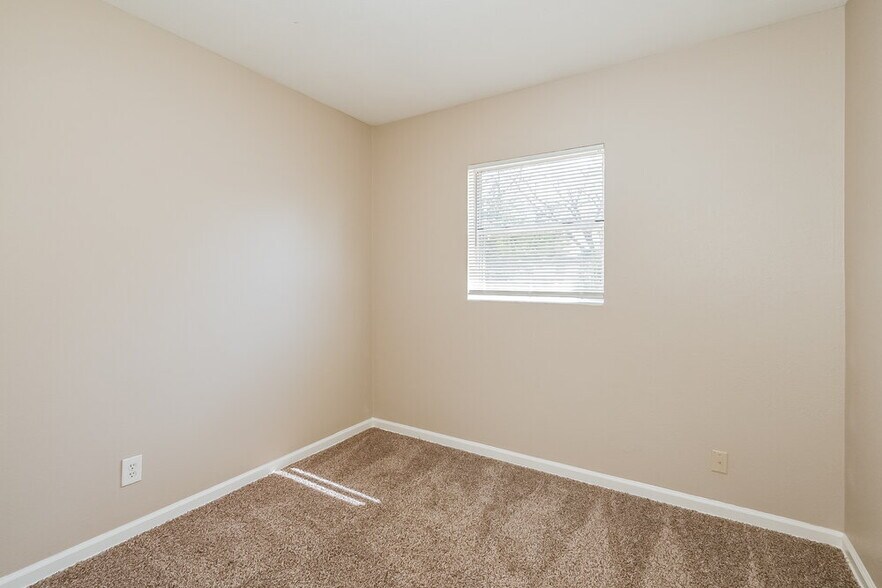 Building Photo - 417 Hayton Ave