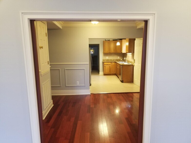 Dining Room - 1023 General Taylor