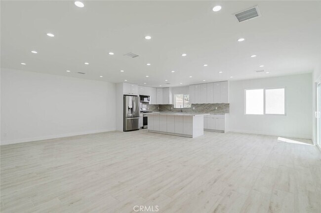 Building Photo - 8310 Canterbury Ave