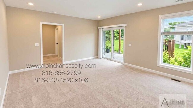 Building Photo - Beautiful Home