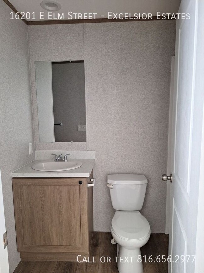 Building Photo - 16201 Elm St