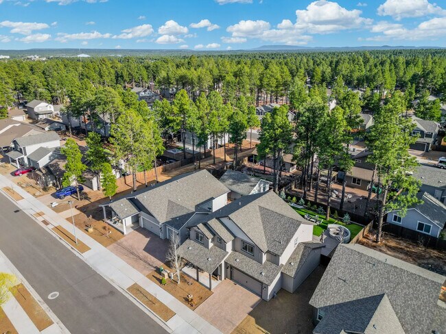 Building Photo - 2841 W Alamo Dr