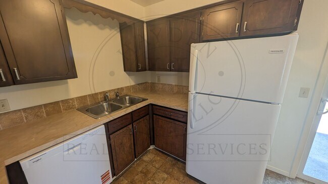 Building Photo - 3134 Brittany Dr