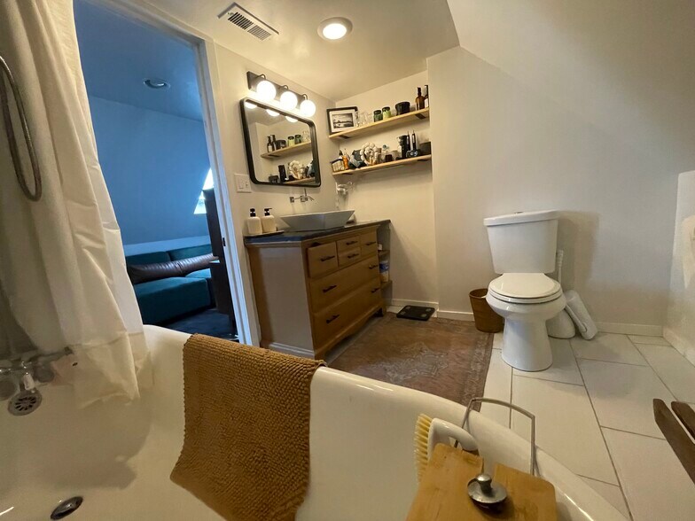 BATH ROOM 2 - 2742 N Lawndale Ave