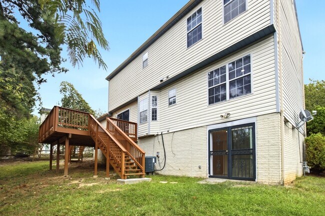 Building Photo - 7705 Seans Terrace