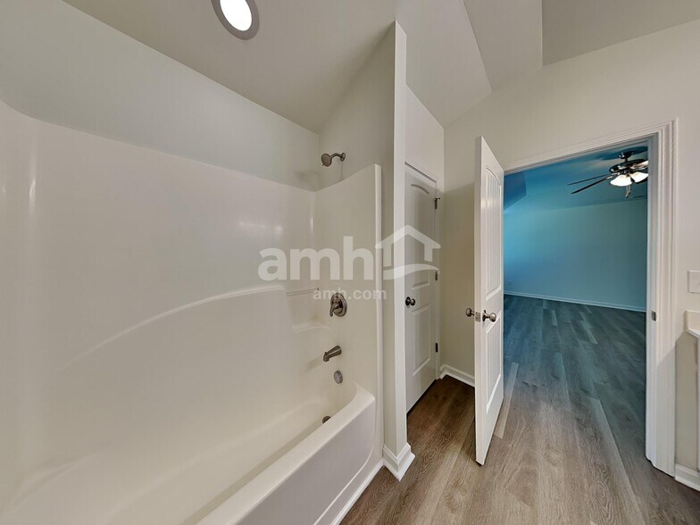 Building Photo - 231 Bandelier Cir