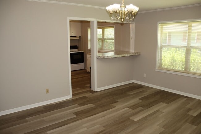 Building Photo - Single Family Residence