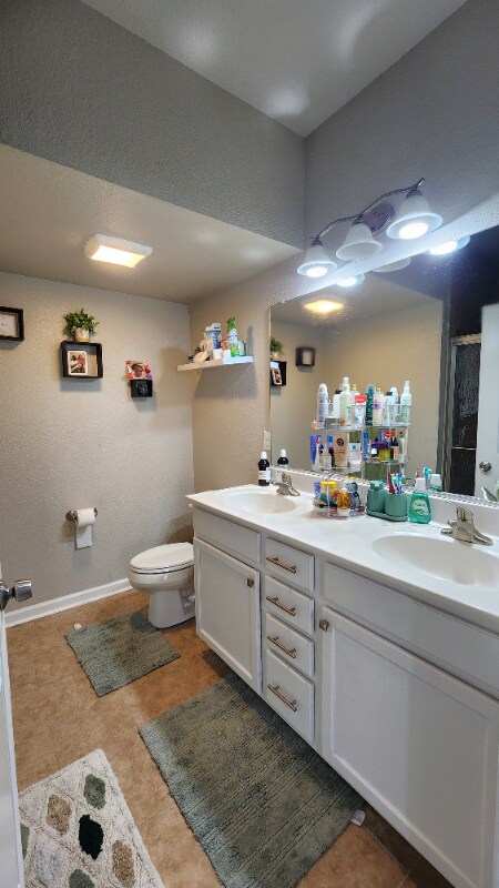 Building Photo - 200 Seasons Cir