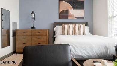 Building Photo - 302 13th St S