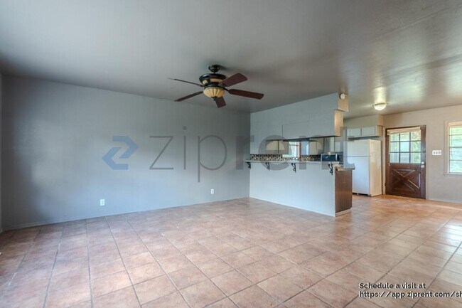 Building Photo - 7515 Carl Rd Ext