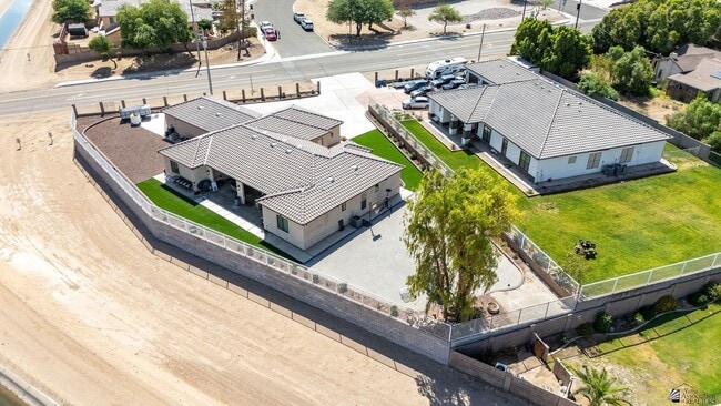 Building Photo - 2070 Araby Rd