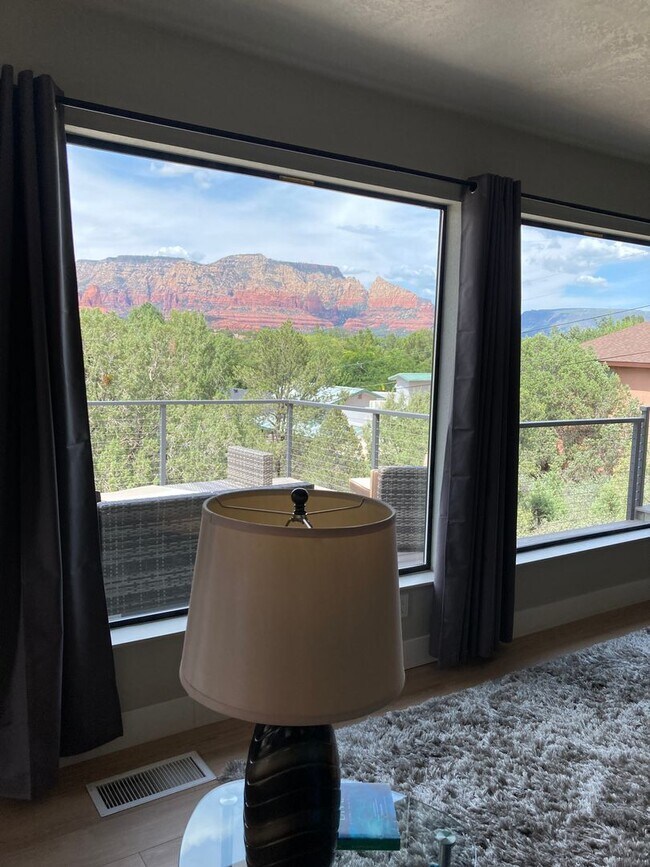 Building Photo - Spectacular, Panoramic Red Rock Views in West Sedona