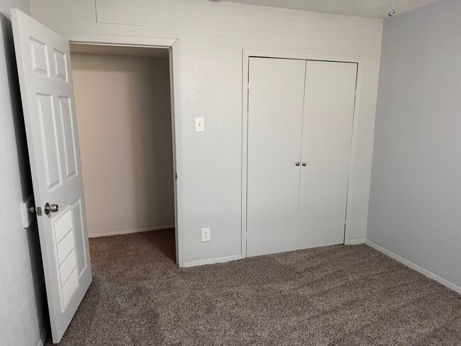 Building Photo - Pine Street Terrace