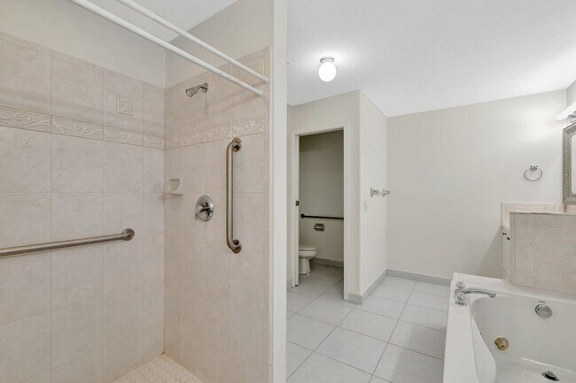 Building Photo - 189 SE Floresta Dr