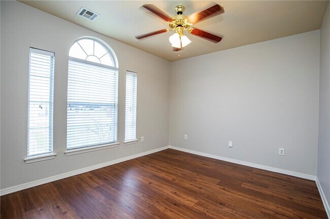 Building Photo - 1604 SW Thorton St