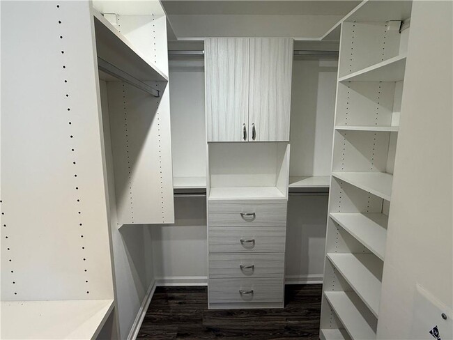 Building Photo - 1180 Downyshire Dr