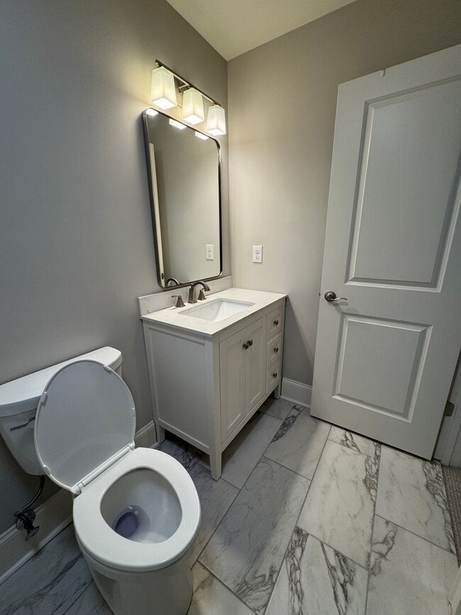 Building Photo - Grandeur Brick 4/3.5 with Bonus Room in The Oaks at Collinwood- $3,295