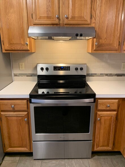 Building Photo - 158 Melrose Ln