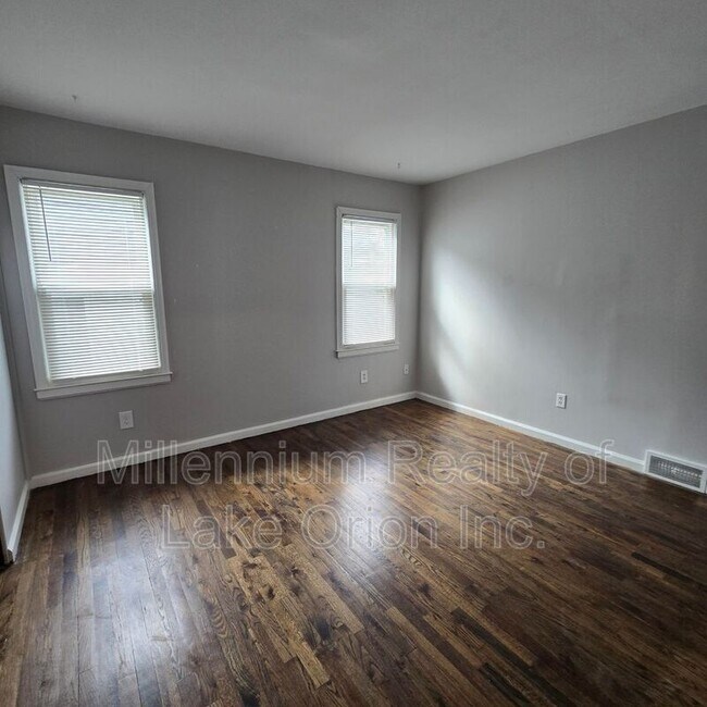 Building Photo - 715 Kenilworth Ave