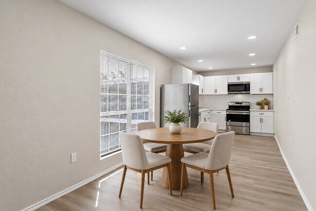 Building Photo - 9711 Linkmeadow Ln