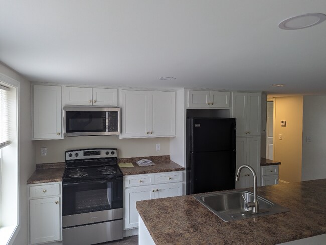 Building Photo - 240 S Barnstead Rd
