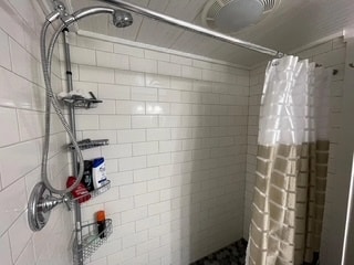 Shower - 82 Goose Hill Rd