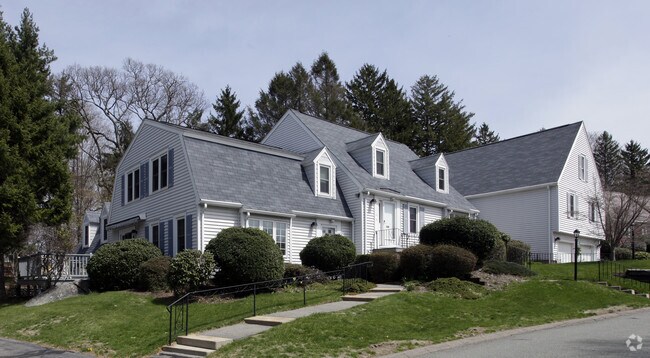 Building Photo - Pine Tree Brook