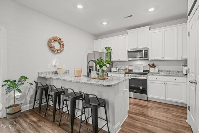 Building Photo - 947 Weatherby Ln