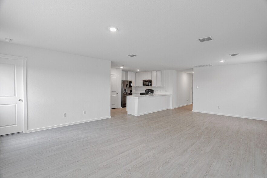 Building Photo - 803 Ginkgo Way