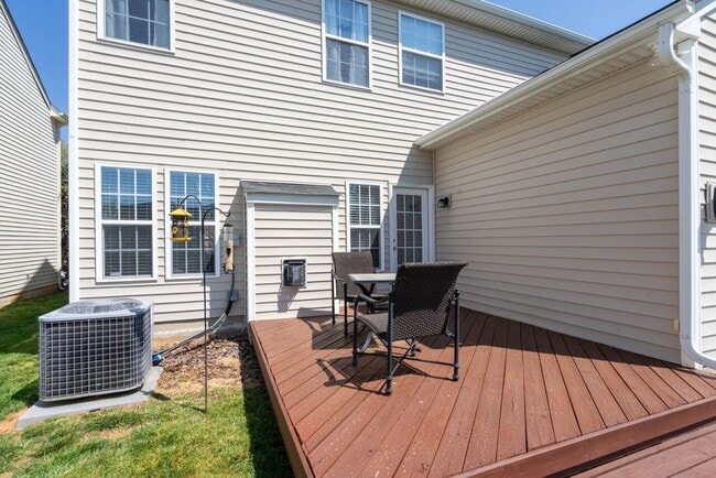 Building Photo - 15609 Troubadour Ln