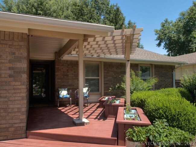 Primary Photo - 3021 S Ash Ave