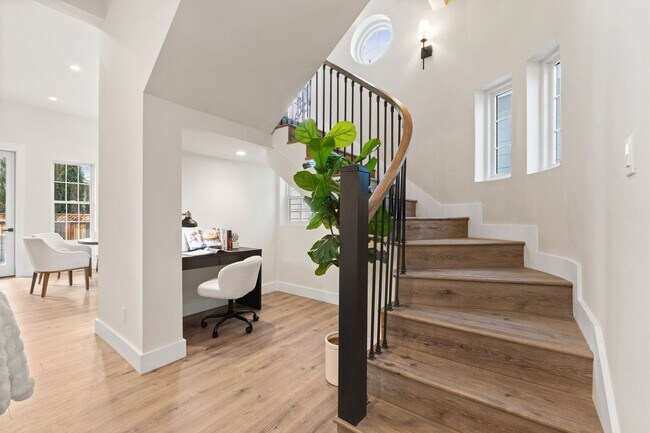 Building Photo - $11,995 - Stunning Executive Estate in Willow Glen