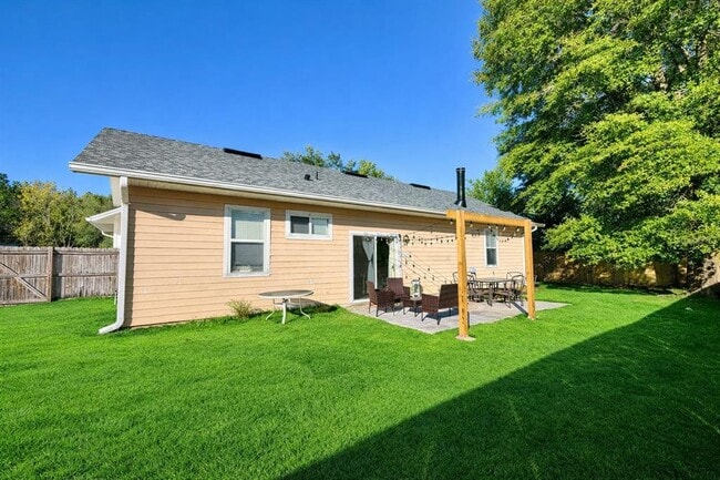 Building Photo - 14271 NW 10th Rd