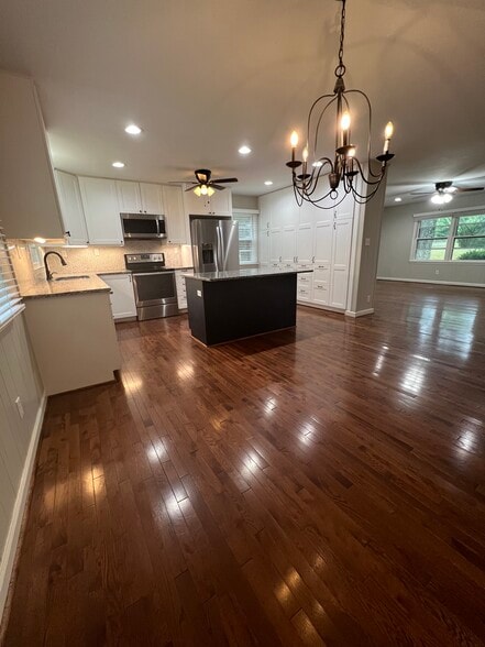 Building Photo - 509 Maverick Rd