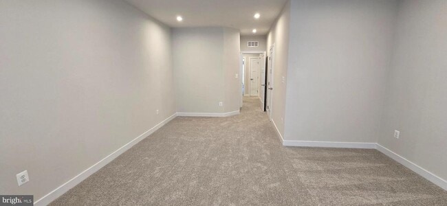 Building Photo - 2542 -A Verona Pl