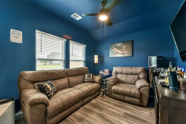 Building Photo - 3041 Emerald Ocean Dr