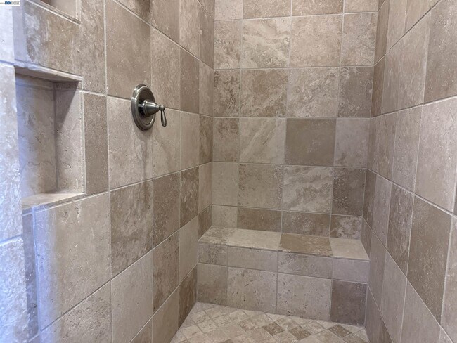 Building Photo - 7875 Kennard Ln