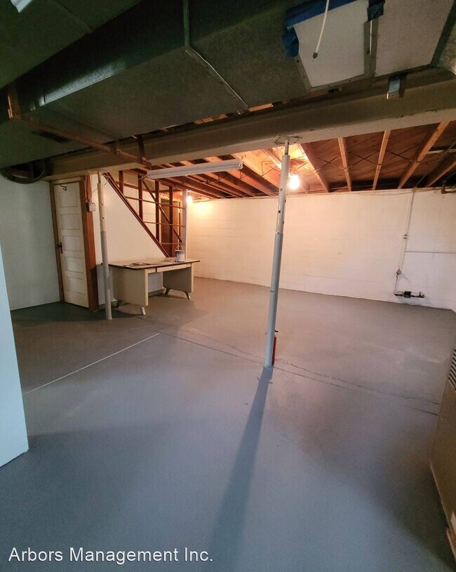Building Photo - 2 br, 1.5 bath House - 227 Moffat Avenue