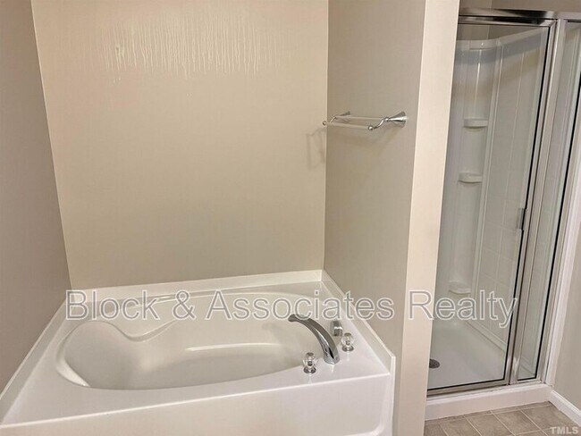 Building Photo - 2936 Settle In Ln