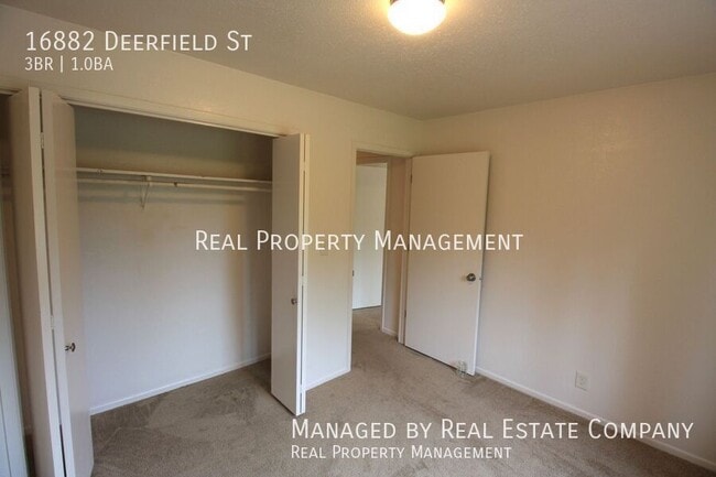 Building Photo - 16882 Deerfield St