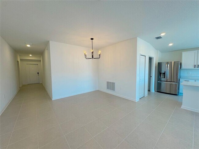 Building Photo - 1922 Sarah Street