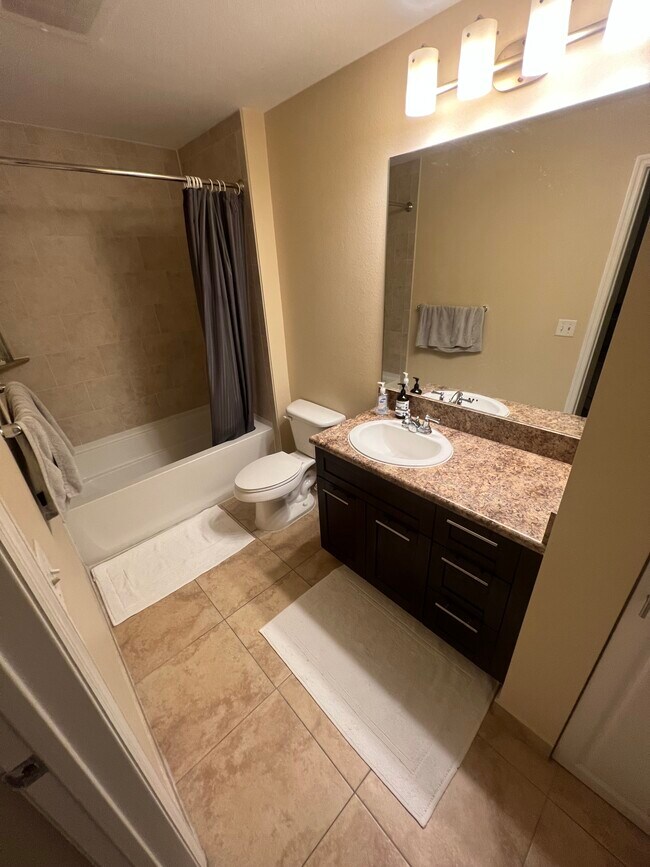 Building Photo - 6630 SW 57th Ave