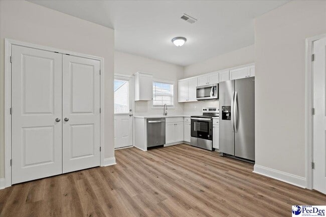 Building Photo - 1432 Alligator Rd