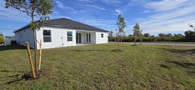 Building Photo - 203 Wright Dr